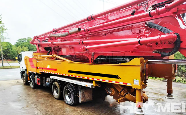 concrete pump lorry mounted