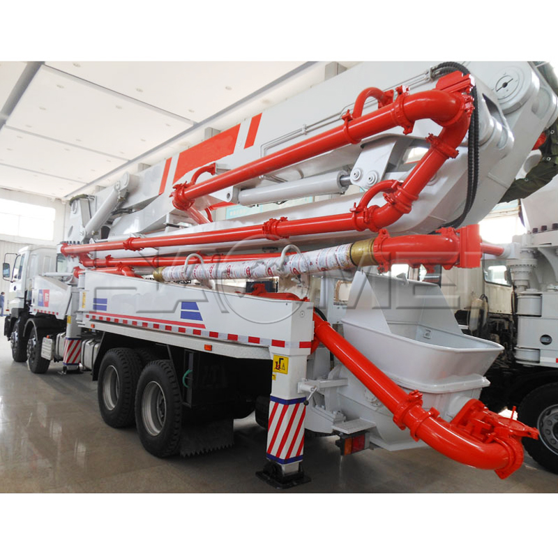 truck mounted concrete pump