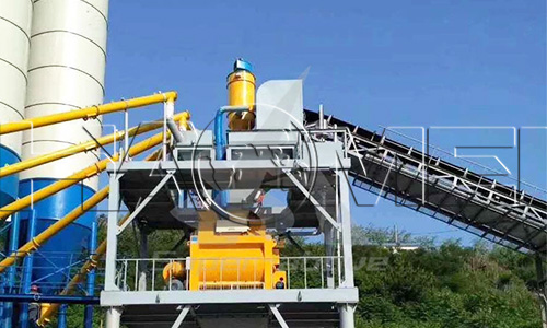 a belt type concrete batching plant