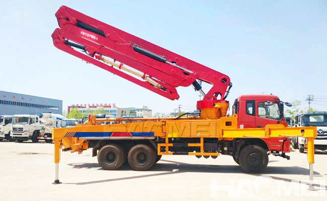 mobile concrete pump truck